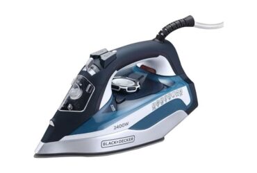 مكواة بخار بلاك اند ديكر